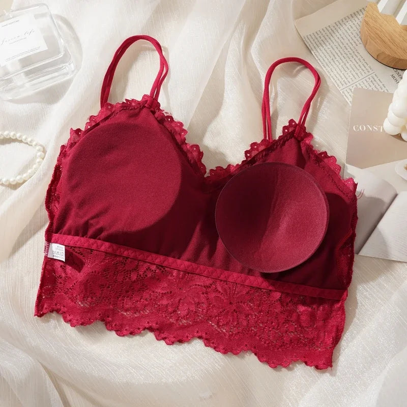 Ensemble soutien-gorge et culotte en dentelle sexy pour femme, dos nu, sans armatures, orné de fleurs en dentelle. Culotte respirante.