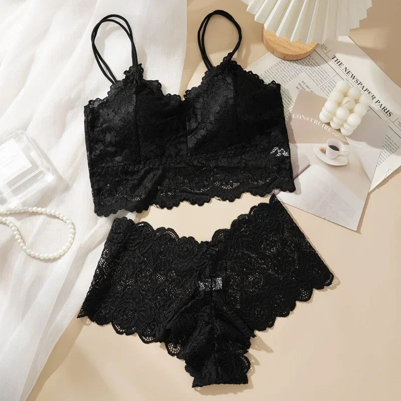 Ensemble soutien-gorge et culotte en dentelle sexy pour femme, dos nu, sans armatures, orné de fleurs en dentelle. Culotte respirante.